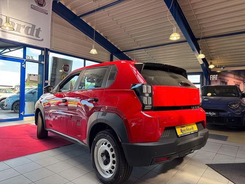 Neu Fiat Grande Panda Red 83 kW (113 PS) 2025 Passionerot Kleinwagen