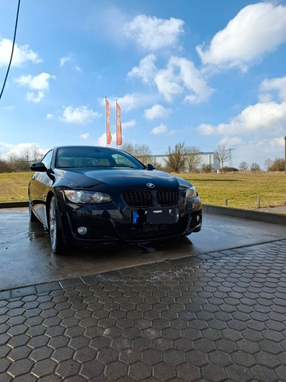 Schwarz Gebraucht 2009 BMW 330 M Sport Coupé | 10.800 € (Guter Preis) - Bild 1/1
