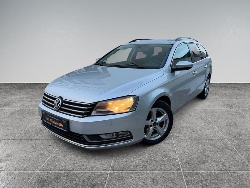 Reflexsilber metallic Gebraucht 2014 VW Passat Comfortline Kombi | 8.990 € (Guter Preis) - Bild 1/4