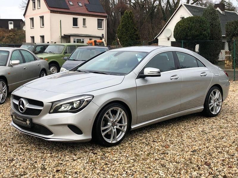 Silber Gebraucht 2016 Mercedes CLA180 Limousine | 16.990 € (Guter Preis) - Bild 1/4