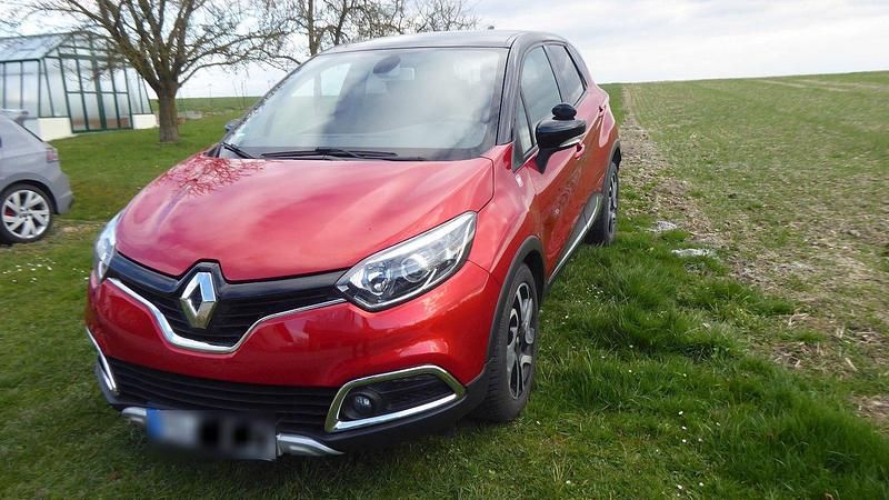 Gebraucht Renault Captur 118 PS (86 kW) 2015 Rot SUV