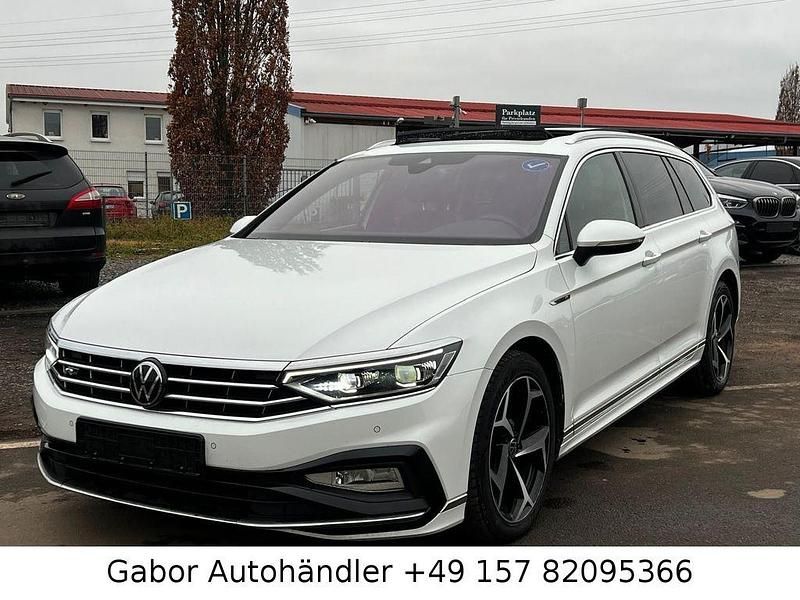 Weiß Gebraucht 2022 VW Passat Elegance Kombi | 18.500 € - Bild 1/4