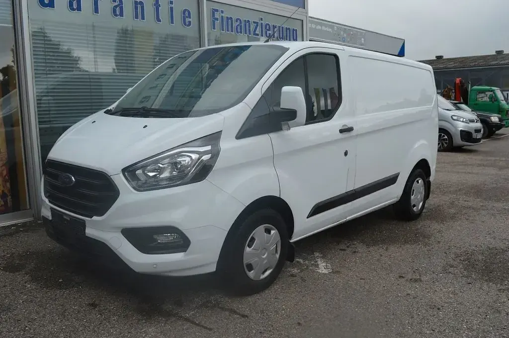 Gebraucht Ford 300 Trend 131 PS (96 kW) 2019 Weiß Van / Kleinbus