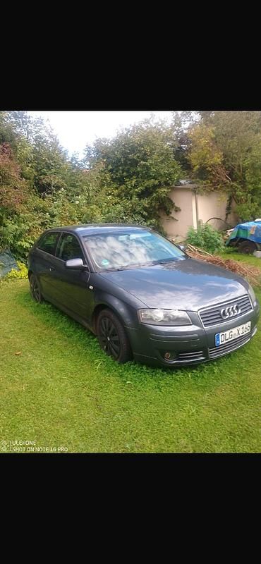 Grau Gebraucht 2004 Audi A3 Kleinwagen | 1.200 € (Guter Preis) - Bild 1/4