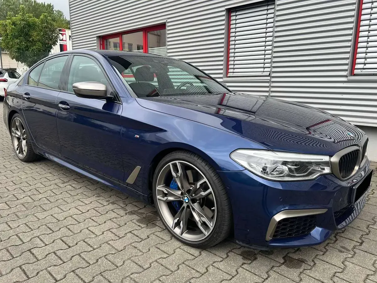 Gebraucht BMW M550 462 PS (339 kW) 2018 Mediterranblau metallic Limousine