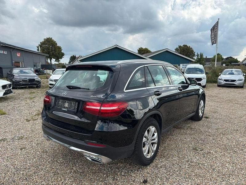 Gebraucht Mercedes GLC350 258 PS (189 kW) 2018 Schwarz Limousine