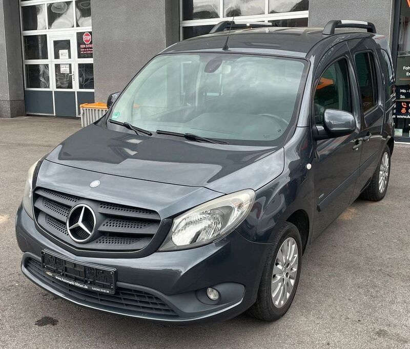 Grau Gebraucht 2013 Mercedes Citan 109 Kombi | 7.190 € (Guter Preis) - Bild 1/4
