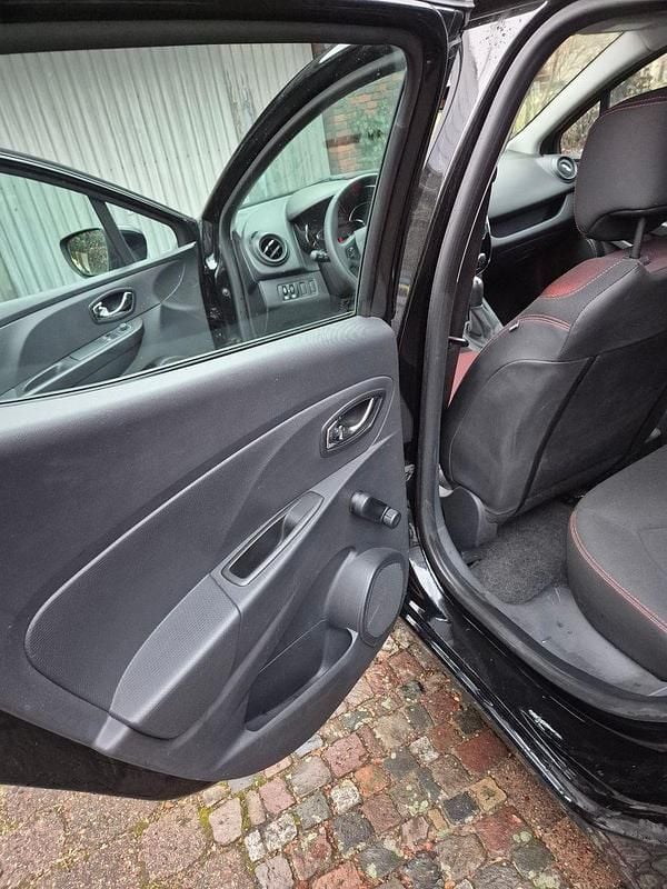 Gebraucht Renault Clio IV Expression 73 PS (53 kW) 2013 Schwarz Kleinwagen