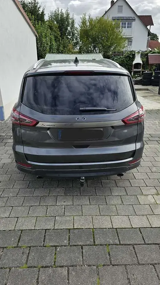 Gebraucht Ford S-MAX Titanium 150 PS (110 kW) 2021 Grau Van / Kleinbus