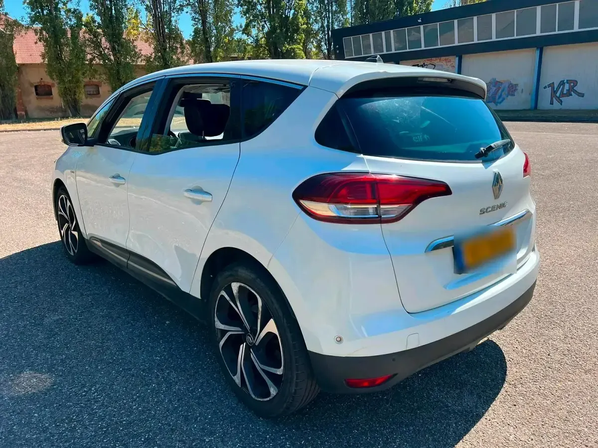 Gebraucht Renault Scénic III Bose Edition 125 PS (91 kW) 2017 Weiß Van / Kleinbus