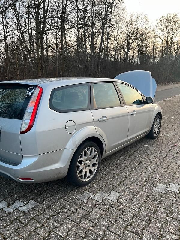 Second-hand Ford Focus 101 CP (74 kW) 2009 Argintiu Break