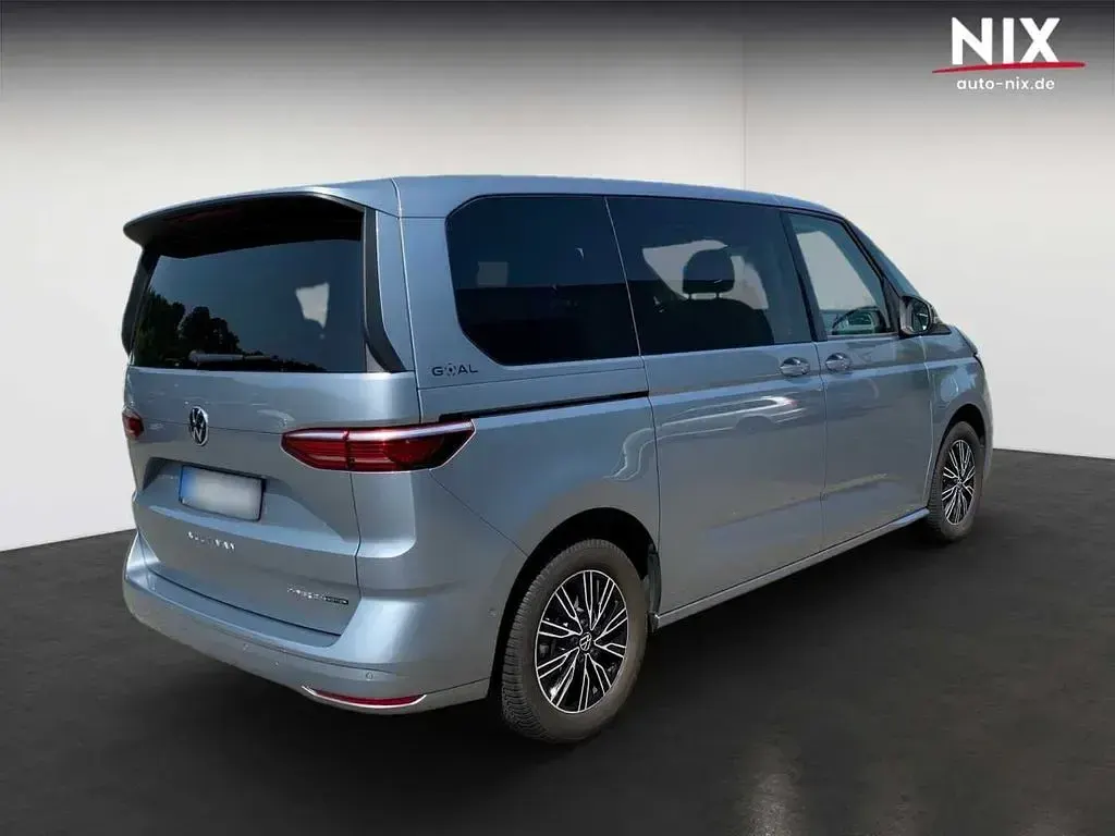 Gebraucht VW Multivan Life 177 PS (130 kW) 2024 Silber Van / Kleinbus