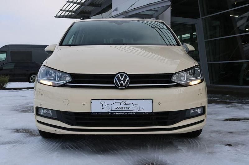 Gebraucht VW Touran Comfortline 150 PS (110 kW) 2024 Beige Van / Kleinbus