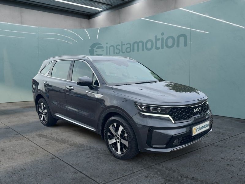 Grau Gebraucht 2022 Kia Sorento Vision SUV | 39.890 € (Guter Preis) - Bild 1/4