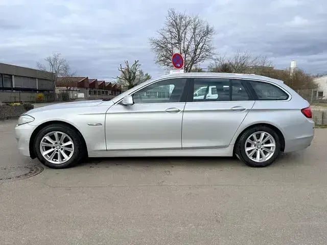 Gebraucht BMW 520 184 PS (135 kW) 2010 Silber Kombi