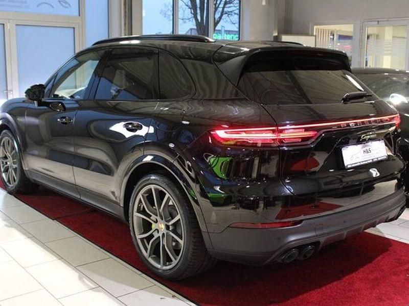 Gebraucht Porsche Cayenne Platinum Edition 462 PS (339 kW) 2022 Chromitschwarz SUV