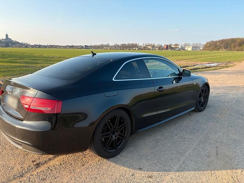 Gebraucht Audi A5 Ambiente 170 PS (125 kW) 2010 Schwarz Coupé