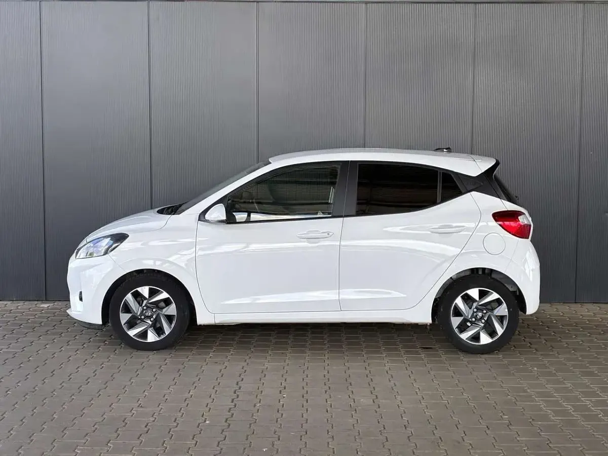 Gebraucht Hyundai i10 Comfort 63 PS (46 kW) 2025 Atlas white Kleinwagen