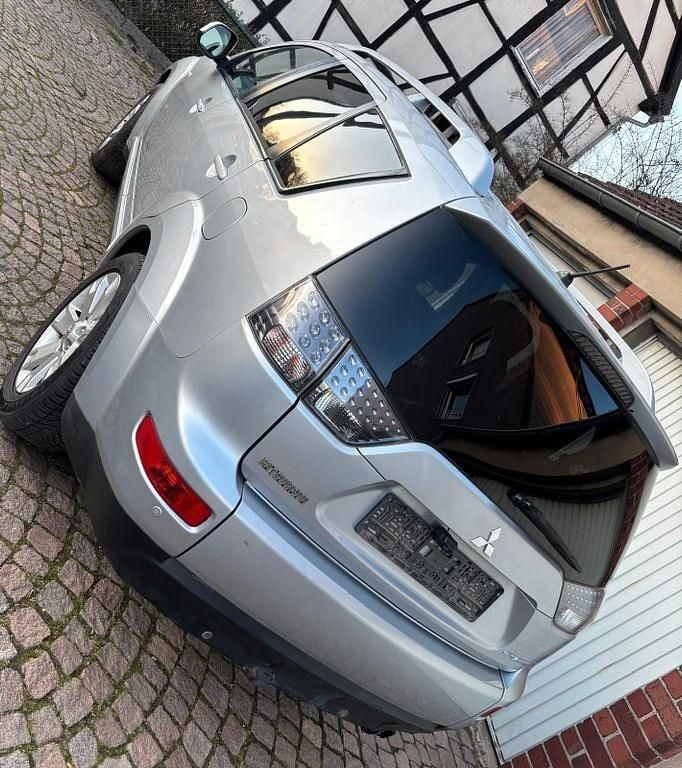 Gebraucht Mitsubishi Outlander Invite 140 PS (102 kW) 2010 Grau SUV