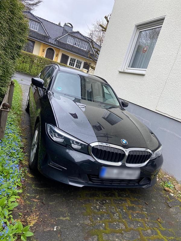 Gebraucht BMW 318 Advantage 150 PS (110 kW) 2020 Schwarz Kombi