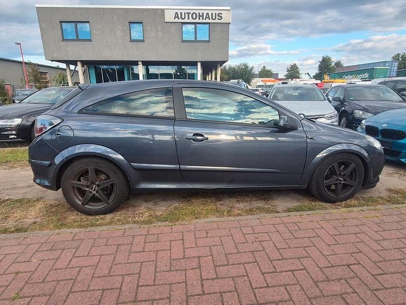 Grau Gebraucht 2007 Opel Astra GTC Edition Coupé | 2.999 € (Etwas zu teuer) - Bild 1/4