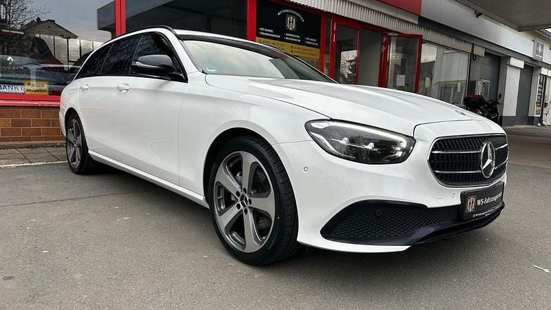 Gebraucht Mercedes E300 Avantgarde 265 PS (194 kW) 2022 Weiß Limousine
