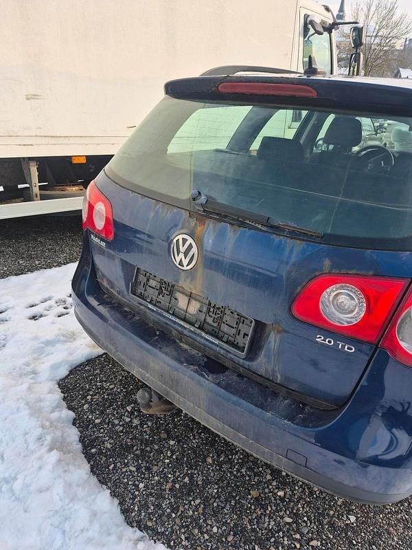 Gebraucht VW Passat 140 PS (102 kW) 2008 Blau Kombi