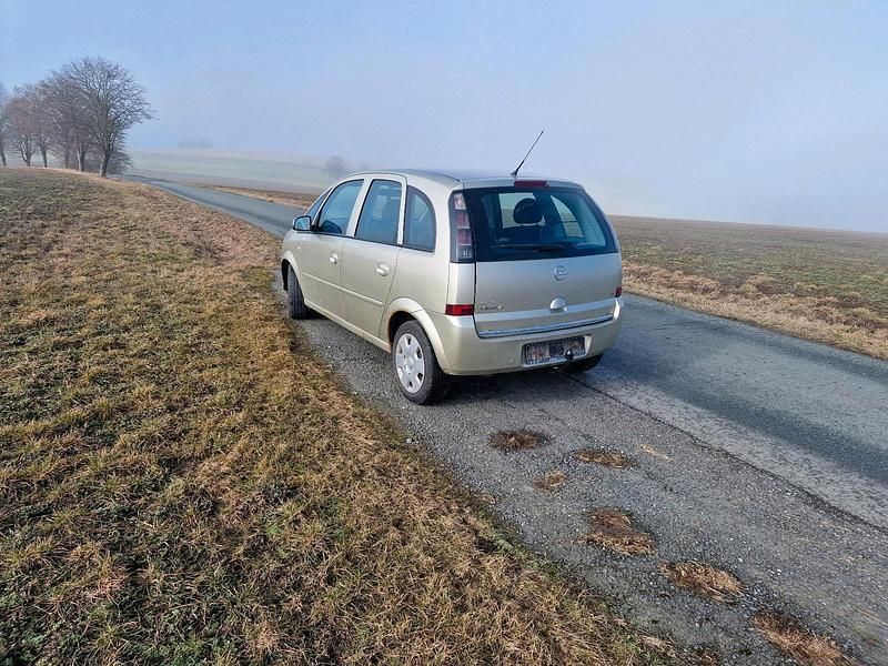 Gebraucht Opel Meriva 105 PS (77 kW) 2008 Gold Van / Kleinbus