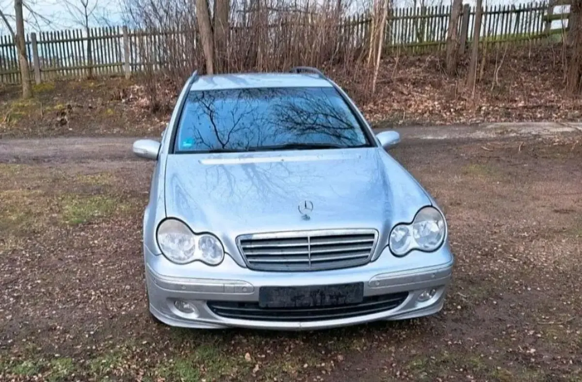 Gebraucht Mercedes C220 Avantgarde 150 PS (110 kW) 2004 Silber Kombi