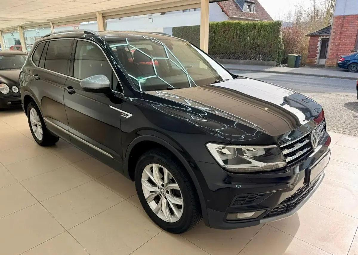Gebraucht VW Tiguan Allspace Comfortline 190 PS (139 kW) 2019 Schwarz SUV