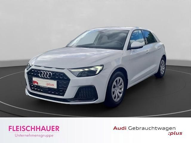 Gletscherweiß metallic Gebraucht 2025 Audi A1 Sportback Advanced Plus Kleinwagen | 23.440 € (Superpreis) - Bild 1/4