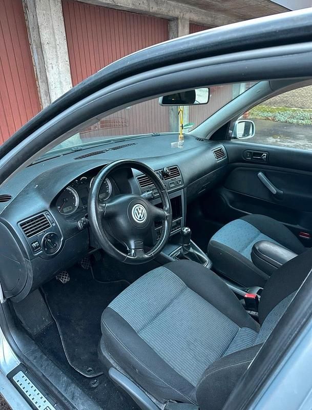 Gebraucht VW Bora 75 PS (55 kW) 2003 Silber Limousine