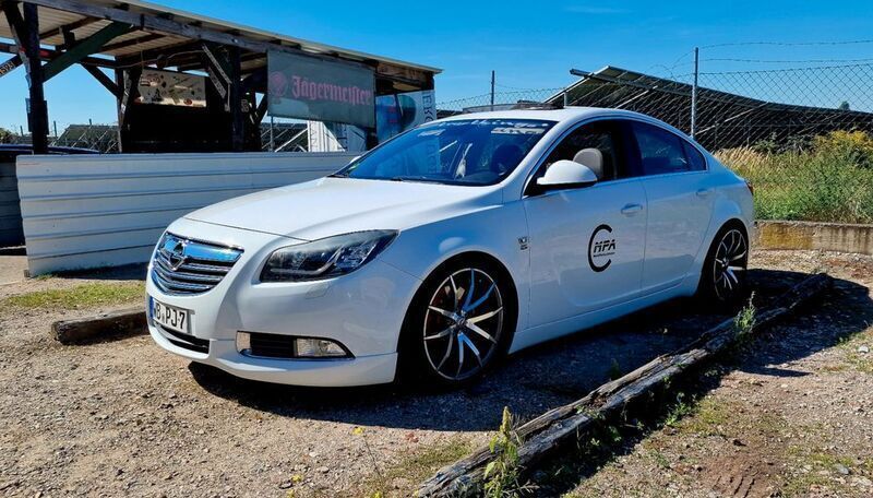 Weiß Gebraucht 2008 Opel Insignia Limousine | 6.999 € (Superpreis) - Bild 1/4