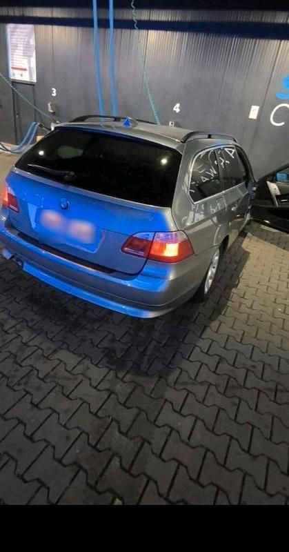 Gebraucht BMW 525 177 PS (130 kW) 2006 Grau Kombi