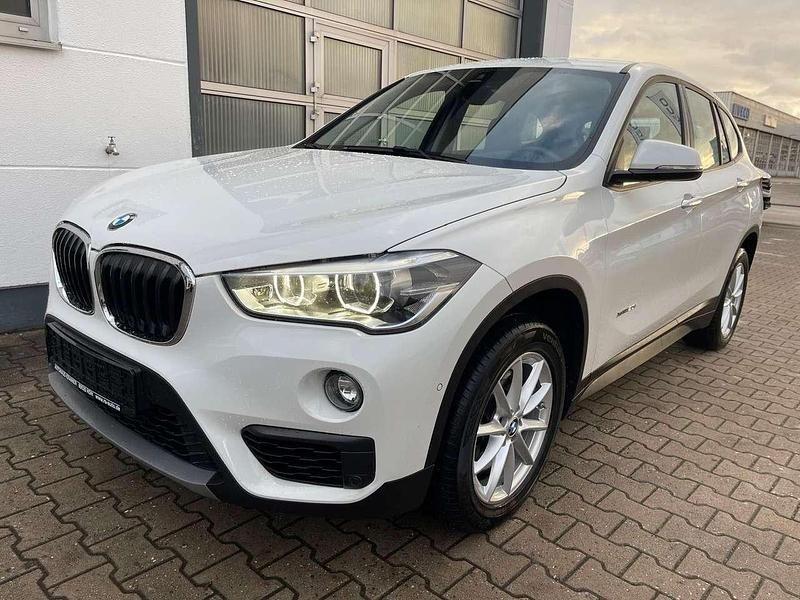 Weiß Gebraucht 2017 BMW X1 Performance SUV | 17.890 € (Superpreis) - Bild 1/4