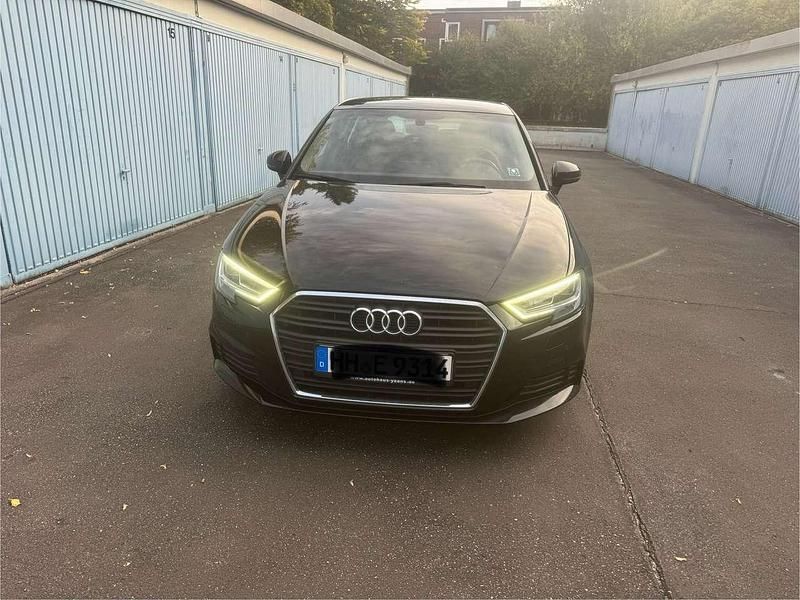 Schwarz Gebraucht 2019 Audi A3 Limousine | 18.000 € (Superpreis) - Bild 1/4
