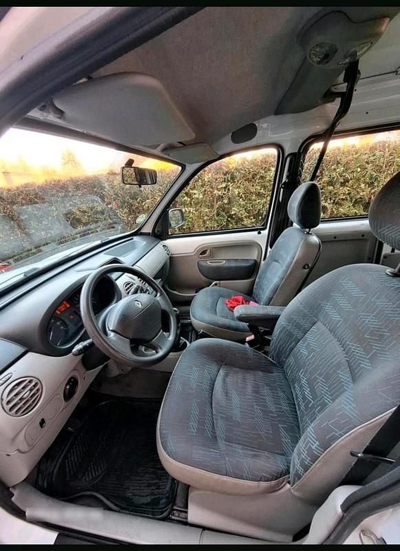 Gebraucht Renault Kangoo 85 PS (62 kW) 2007 Weiß Van / Kleinbus