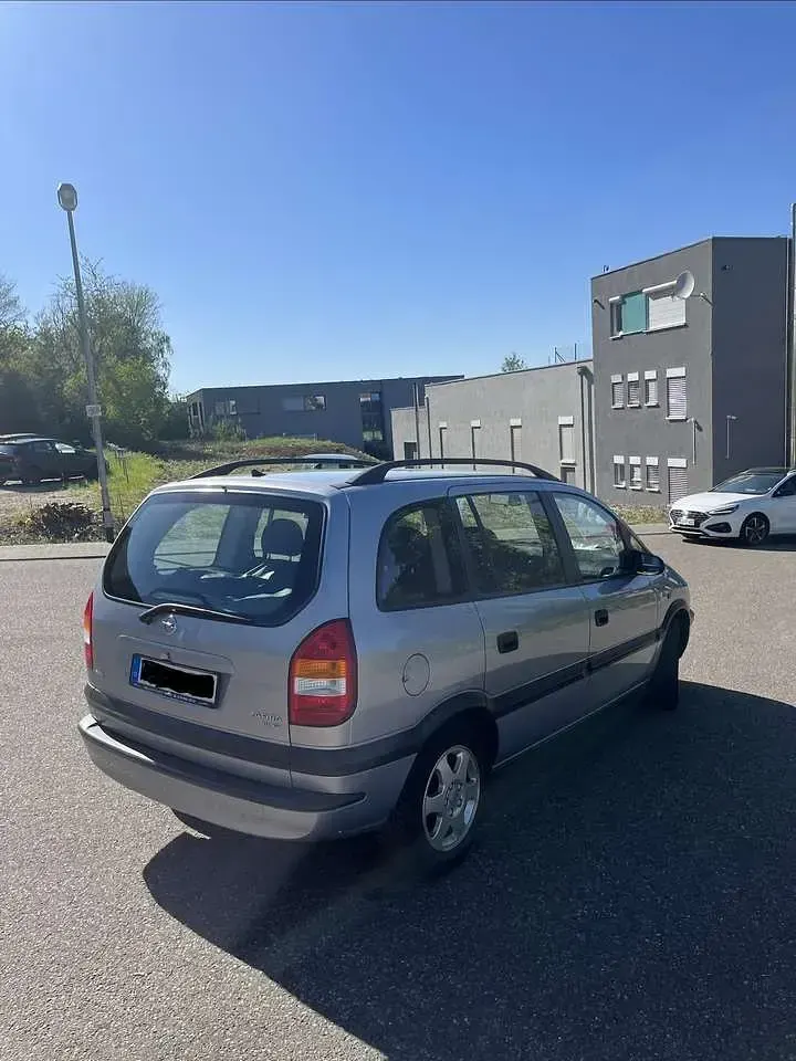 Gebraucht Opel Zafira Elegance 125 PS (91 kW) 2001 Van / Kleinbus