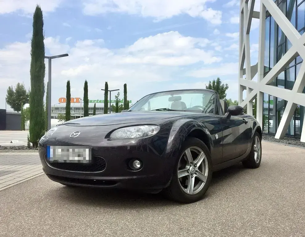 Second-hand Mazda MX5 129 CP (94 kW) 2007 Maro Cabrio