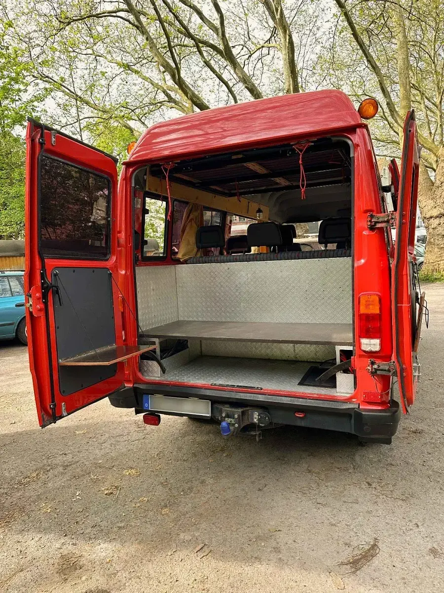Gebraucht Mercedes T1 105 PS (77 kW) 1993 Rot Van