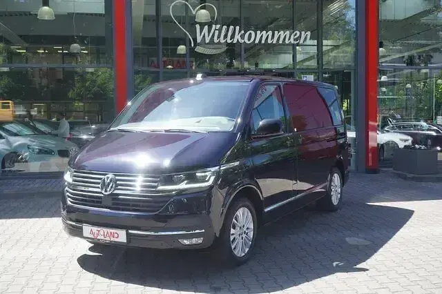Gebraucht VW Multivan Highline 150 PS (110 kW) 2020 Schwarz metallic Van / Kleinbus