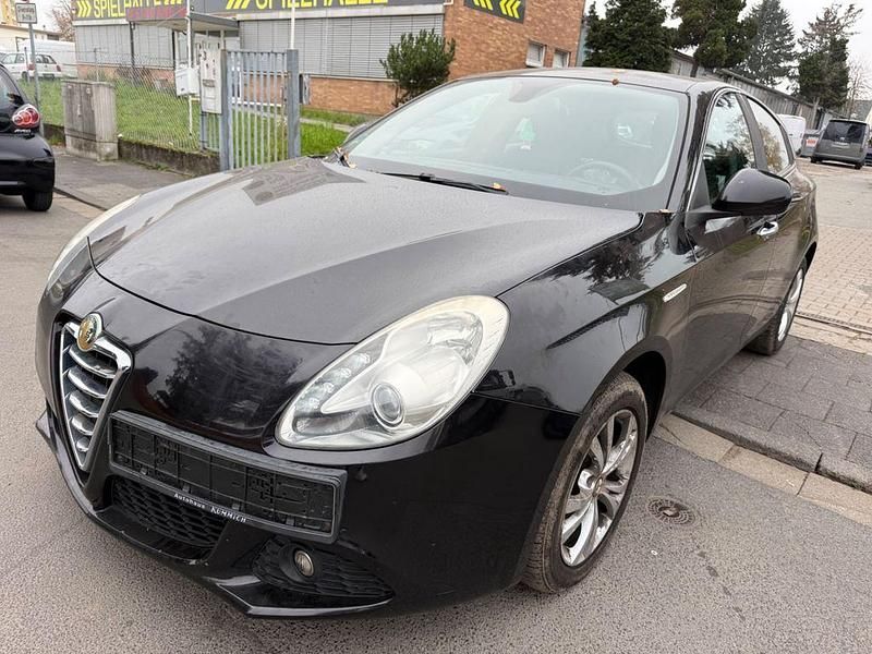 Gebraucht Alfa Romeo Giulietta 140 PS (102 kW) 2011 Schwarz Kleinwagen