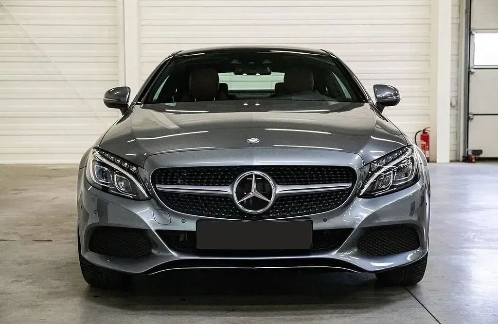 Gebraucht Mercedes C250 211 PS (155 kW) 2016 Grau Coupé