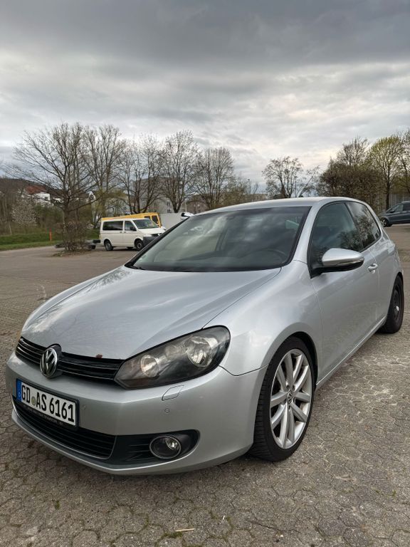 Silber Gebraucht 2009 VW Golf VI Comfortline Limousine | 2.550 € (Fairer Preis) - Bild 1/4