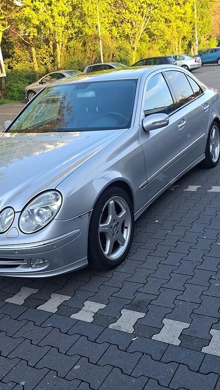 Gebraucht Mercedes E320 Avantgarde 224 PS (164 kW) 2002 Silber Limousine