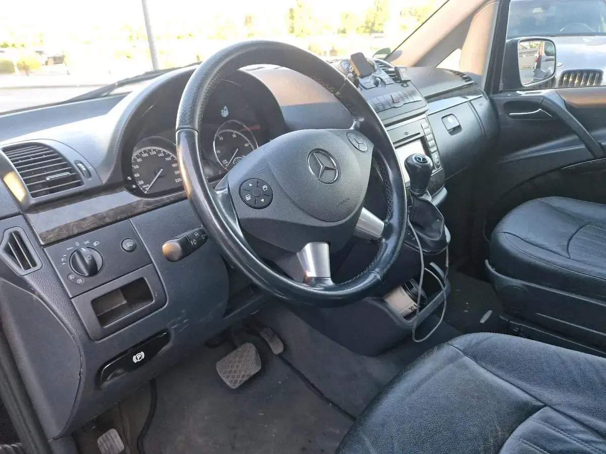 Gebraucht Mercedes Viano 163 PS (119 kW) 2014 Schwarz Van / Kleinbus