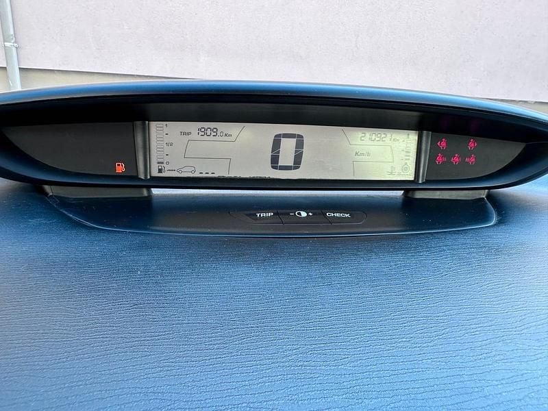 Gebraucht Citroën C4 80 PS (58 kW) 2006 Rot Kleinwagen