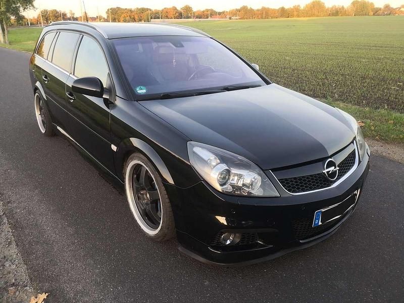 Schwarz Gebraucht 2008 Opel Vectra OPC Kombi | 4.900 € (Fairer Preis) - Bild 1/4