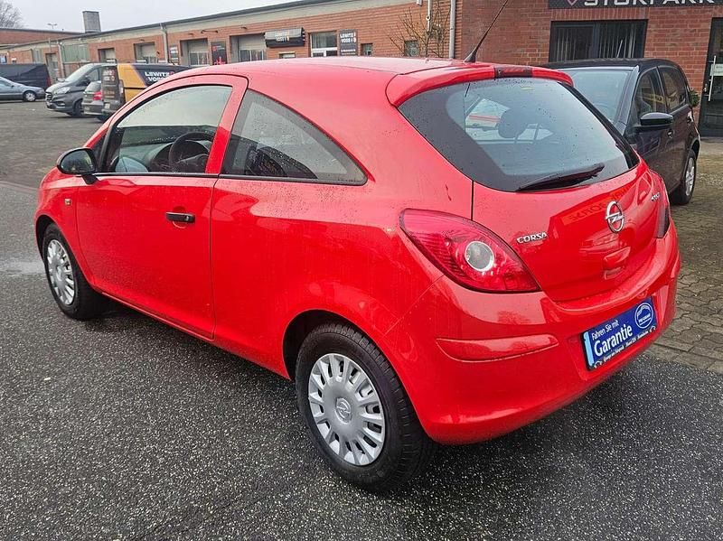 Gebraucht Opel Corsa Selection 69 PS (50 kW) 2011 Rot Limousine