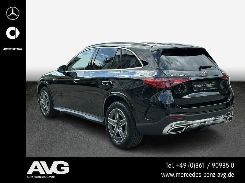 Gebraucht Mercedes GLC300e AMG 313 PS (230 kW) 2025 Unilack schwarz SUV